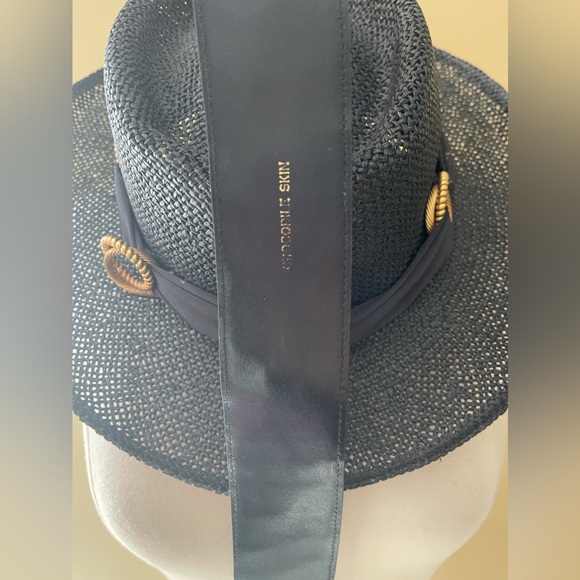 VINTAGE 80s Black Leather crocodile belt w/Gold Lion Buckle - Picture 5 of 7